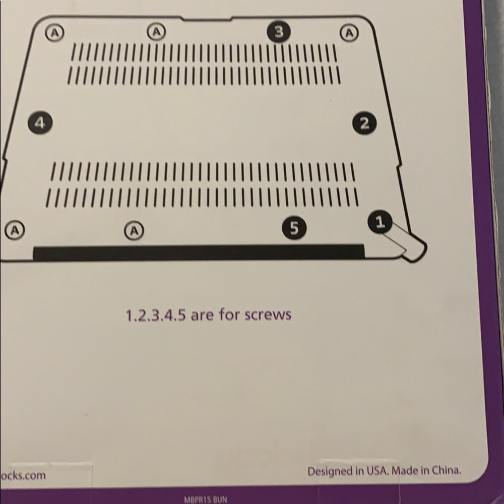 MacBook Pro Retina Security Case - Picture 2 of 3